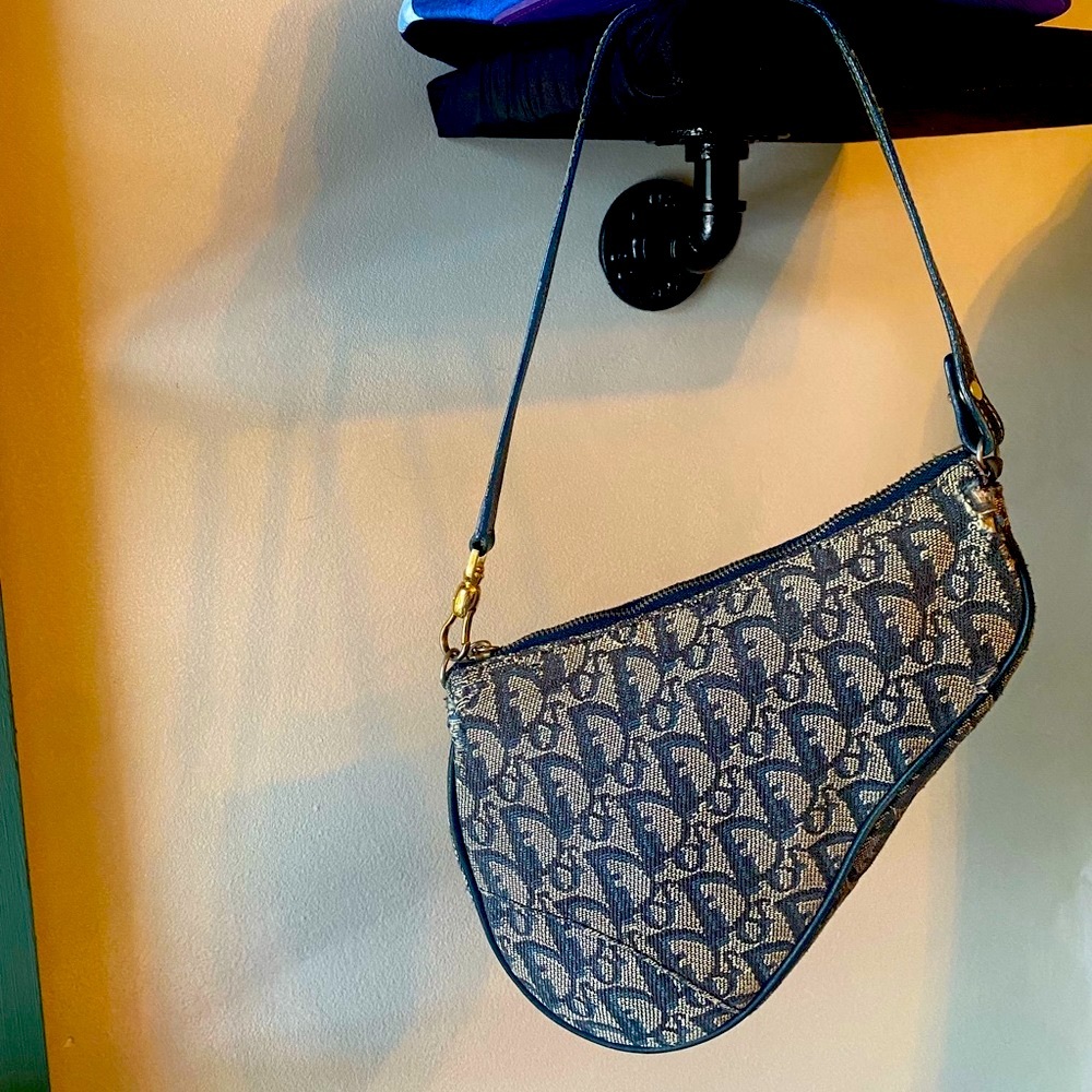 4️⃣5️⃣0️⃣⚠️AUTHENTIC SADDLE BAG!